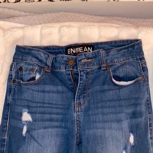 Blue jean jeggings with rips